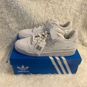 *NIB* Adidas Forum Low -Triple White- Size 10